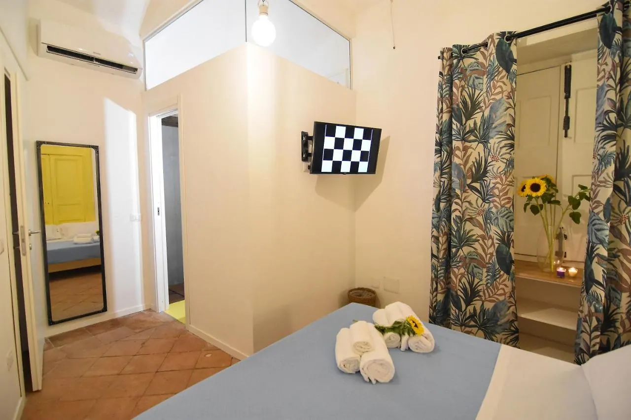 La Dimora Di Artemide B&B Naples 0*,  Italy